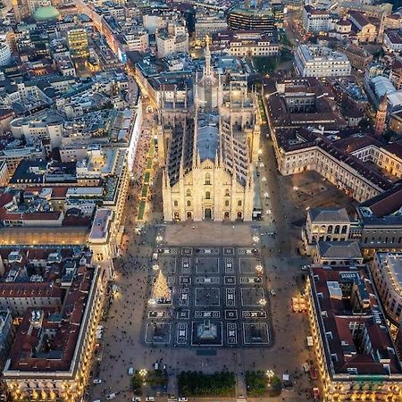 ミラノDuomo 10 Min Luxury • Terrazzo • Wi-Fi • Netflixアパートメント エクステリア 写真